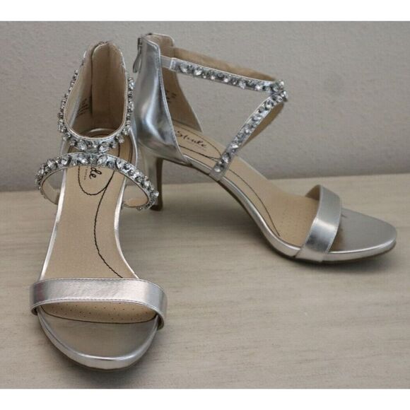 LifeStride Women's Sz 8.5M Silver Metal Memories Faux Leather Strappy Heels - Picture 1 of 7